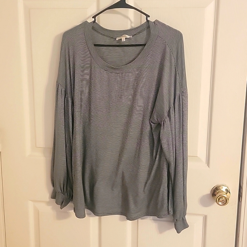 Long-sleeved shirt
